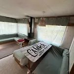 Campingplads Mobilhomme Prive Dans Son Jus 2 Etoiles *
