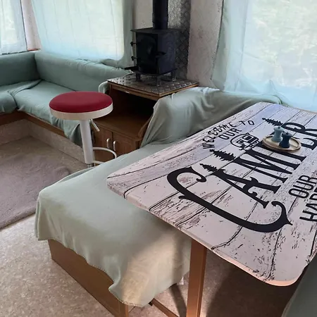 Mobilhomme Prive Dans Son Jus 2 Etoiles مكان تخييم Le Plessis-Lastelle