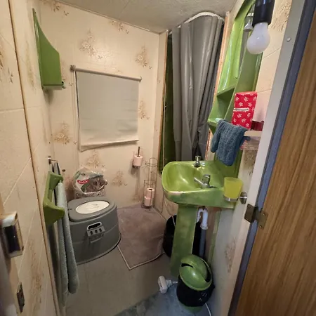 Mobilhomme Prive Dans Son Jus 2 Etoiles مكان تخييم Le Plessis-Lastelle
